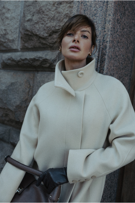 Coat with a high collar, milk