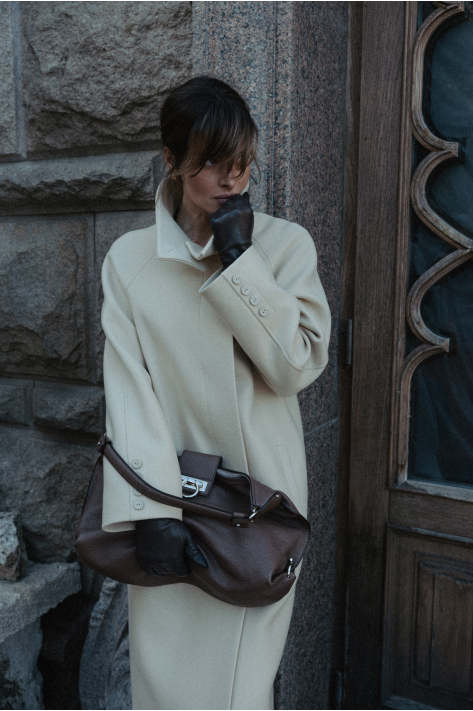 Coat with a high collar, milk