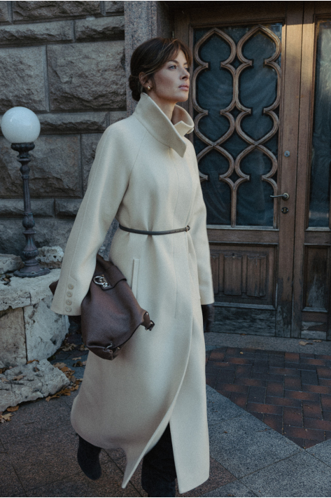 Coat with a high collar, milk