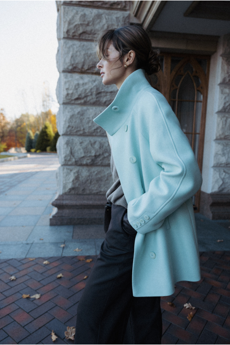 Short coat with a high collar, mint