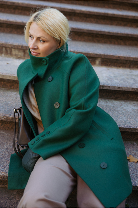 Short coat with a high collar, green Short coat with a high collar, green