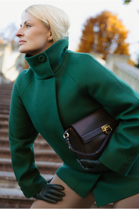 Short coat with a high collar, green Short coat with a high collar, green