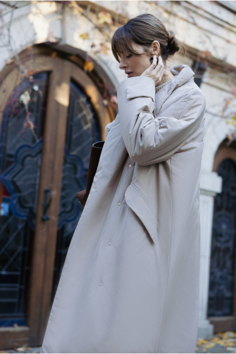 Пуховик з коміром-стійкою, бежевий Пуховик з коміром-стійкою, бежевий