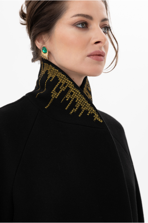 Buttoned coat with shawl collar, black