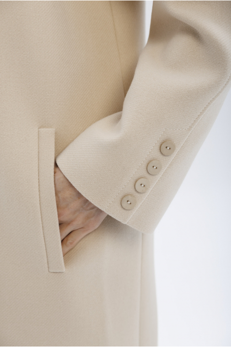 Coat with a high collar, milk