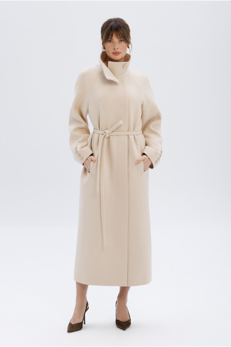 Coat with a high collar, milk