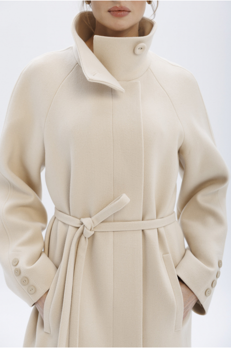 Coat with a high collar, milk