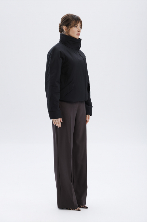 Short down jacket with a stand-up collar, black